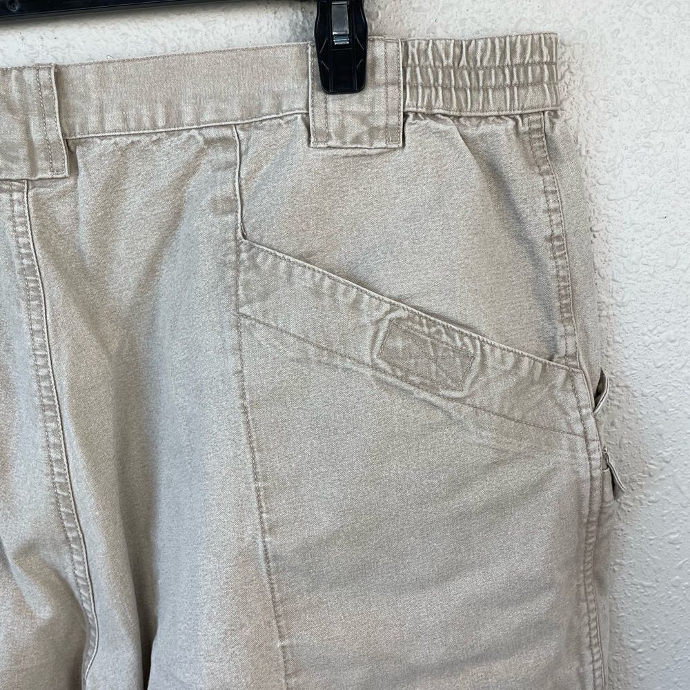 Pacific Creat Cargo Shorts Size 42 - Picture 4 of 5
